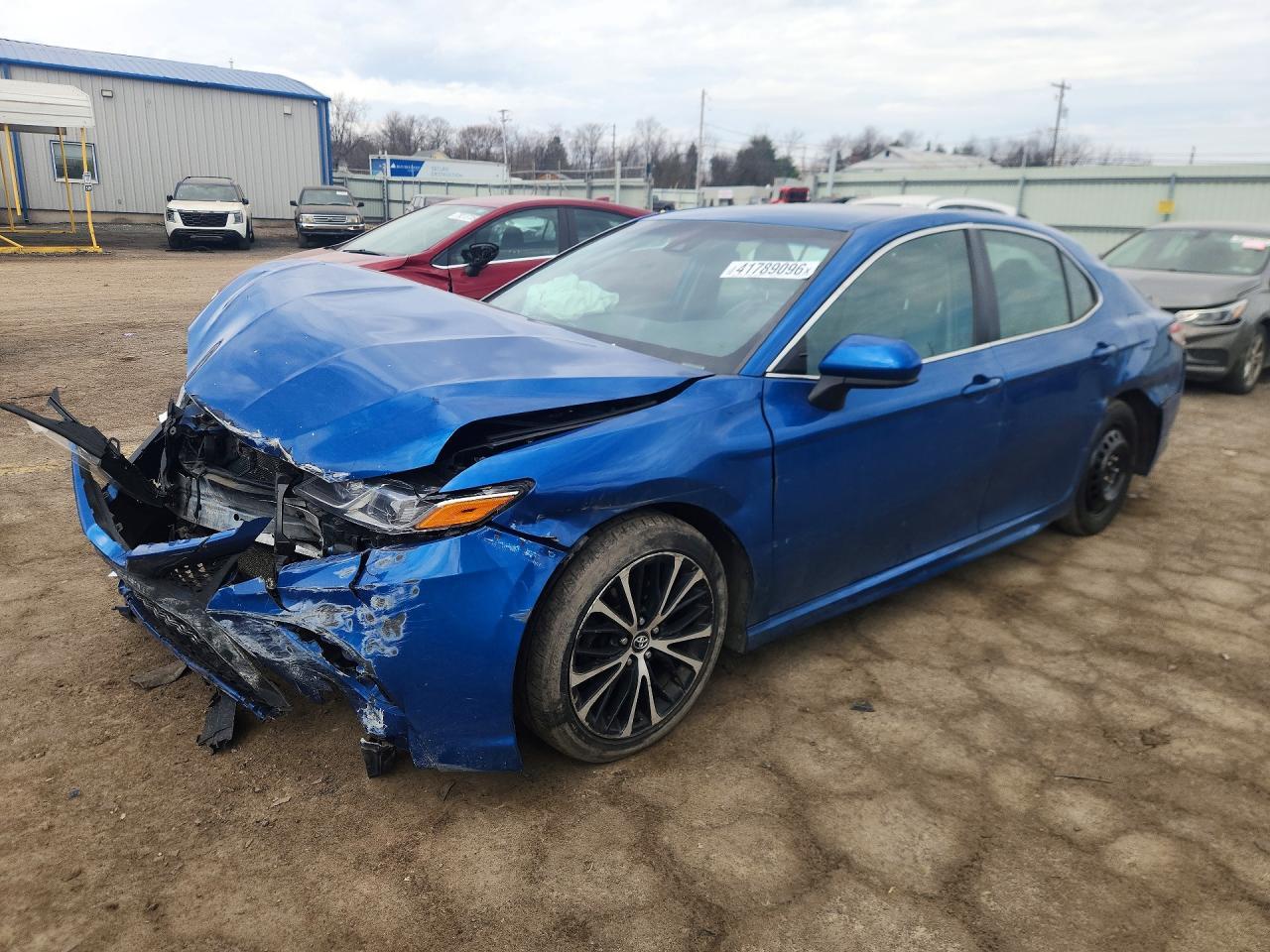 2019 Toyota Camry Se - zdjęcie główne