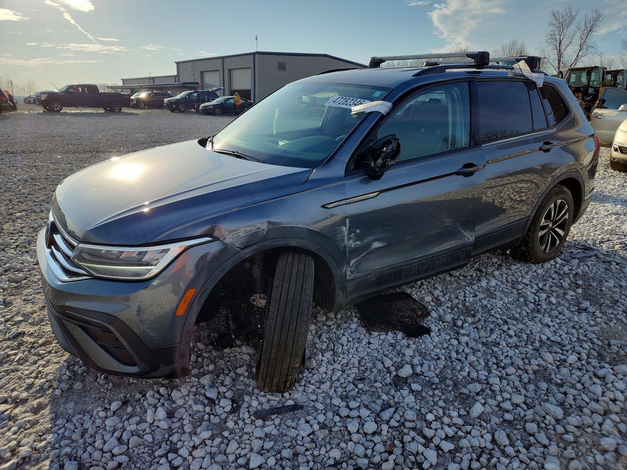 2022 Volkswagen Tiguan S - zdjęcie główne