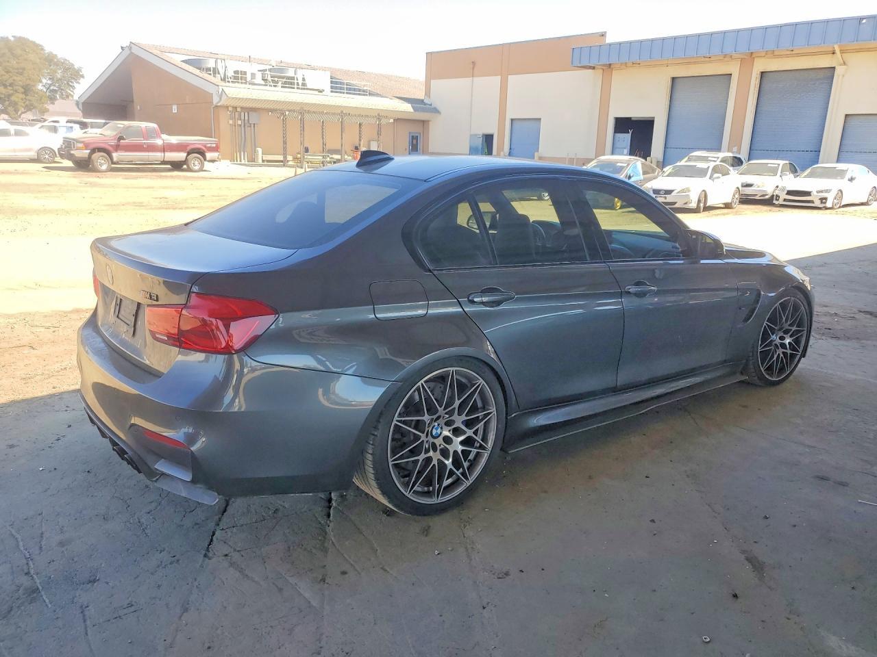 2017 BMW M3 - zdjęcie 3