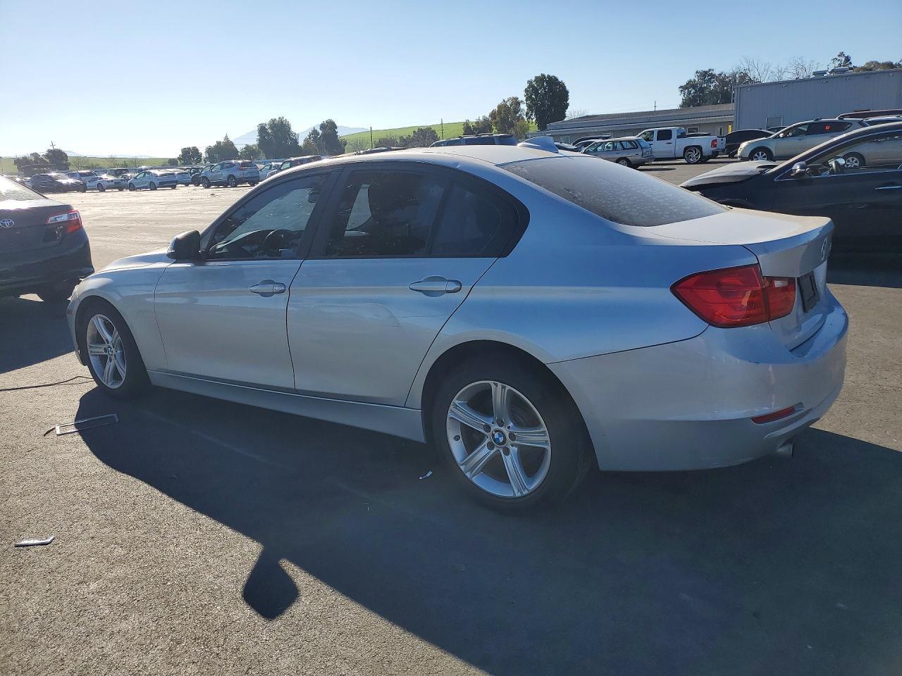 2015 BMW 320 I - zdjęcie 2