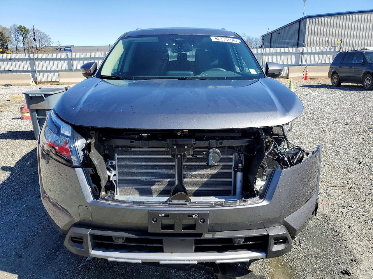 2025 Nissan Pathfinder Sl - zdjęcie 5