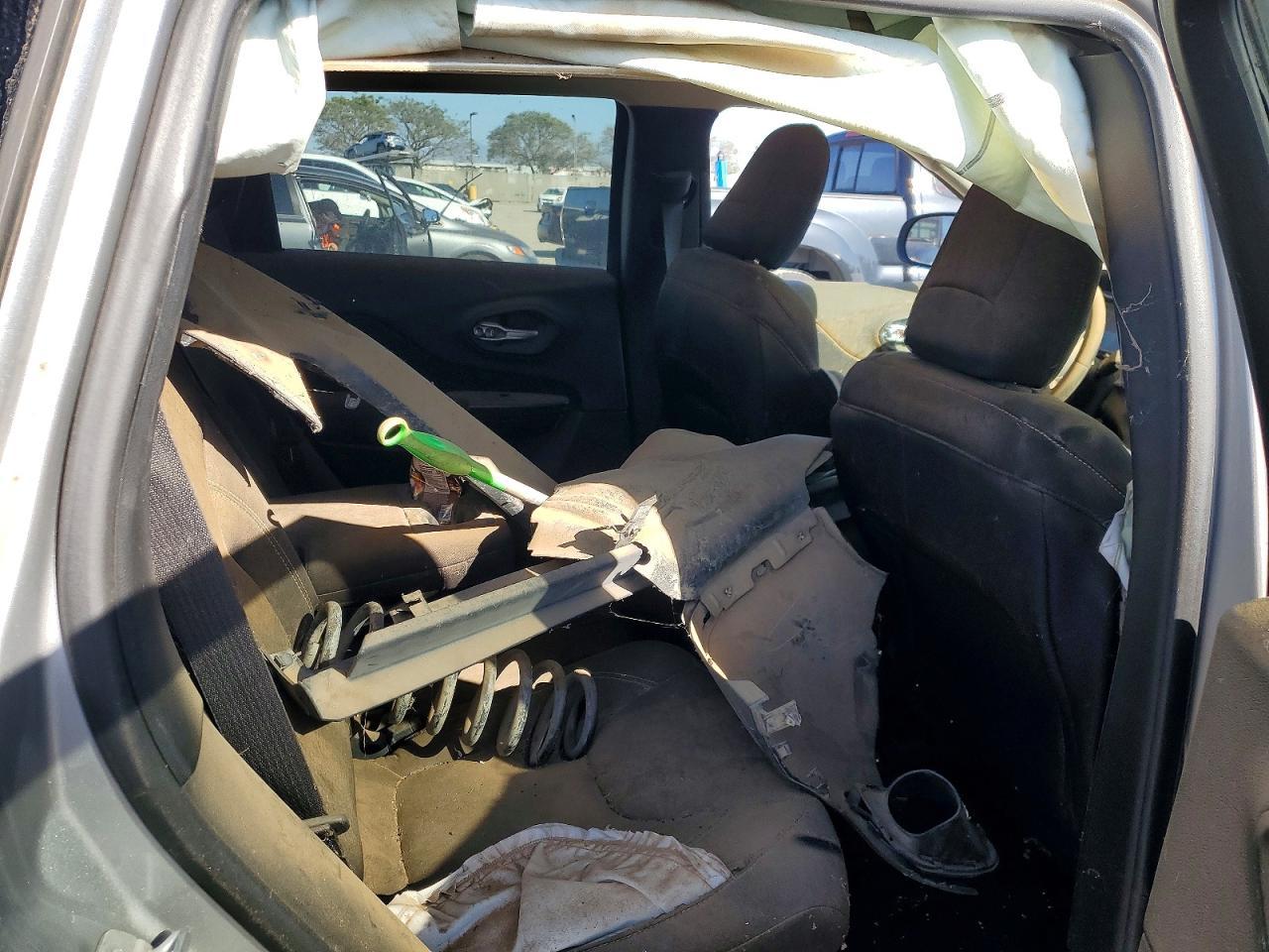 2015 Jeep Cherokee Latitude - zdjęcie 11