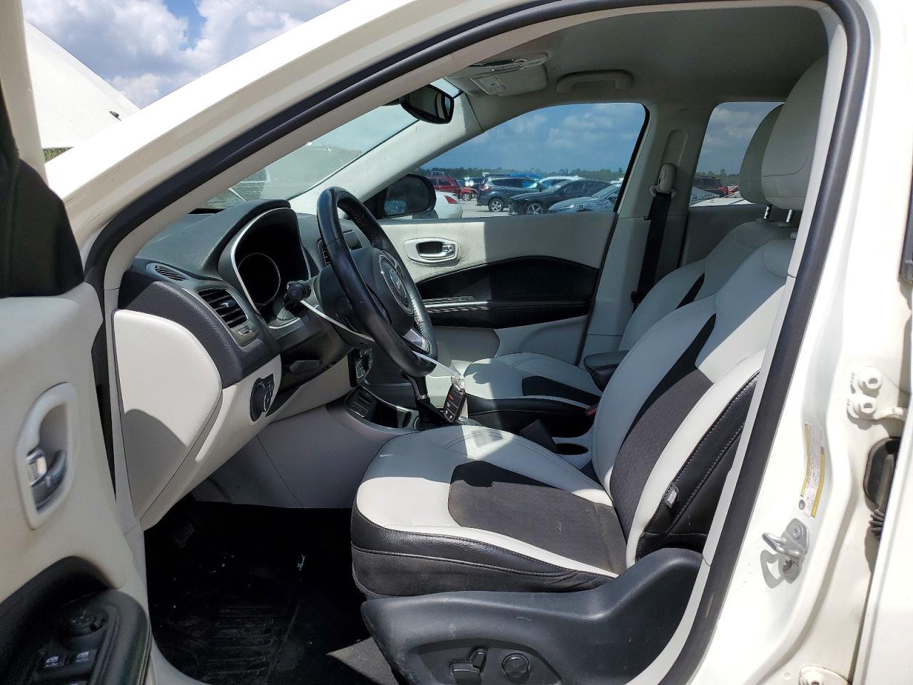 2018 Jeep Compass Latitude - zdjęcie 7