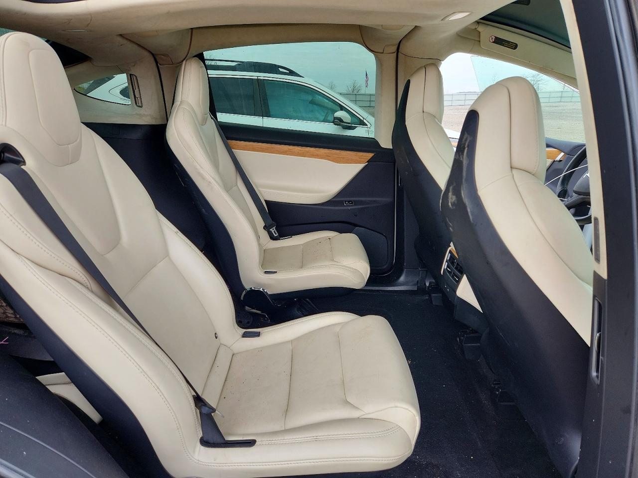2018 Tesla Model X - zdjęcie 11