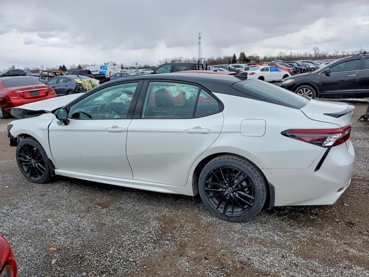 2024 Toyota Camry Hybrid Xse - zdjęcie 2