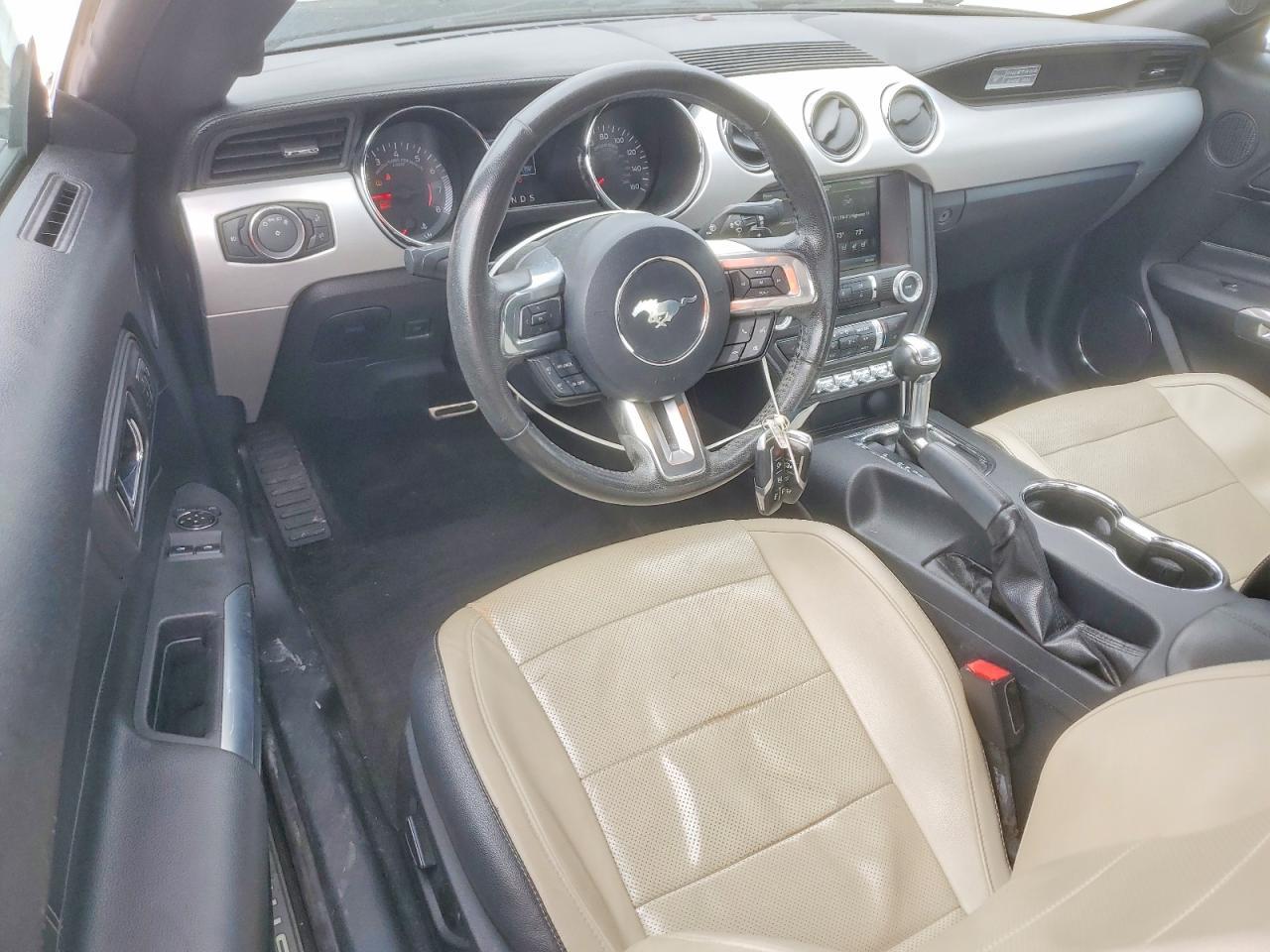 2015 Ford Mustang - zdjęcie 8