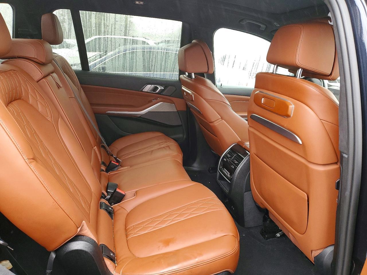 2025 BMW X7 M60I - zdjęcie 11