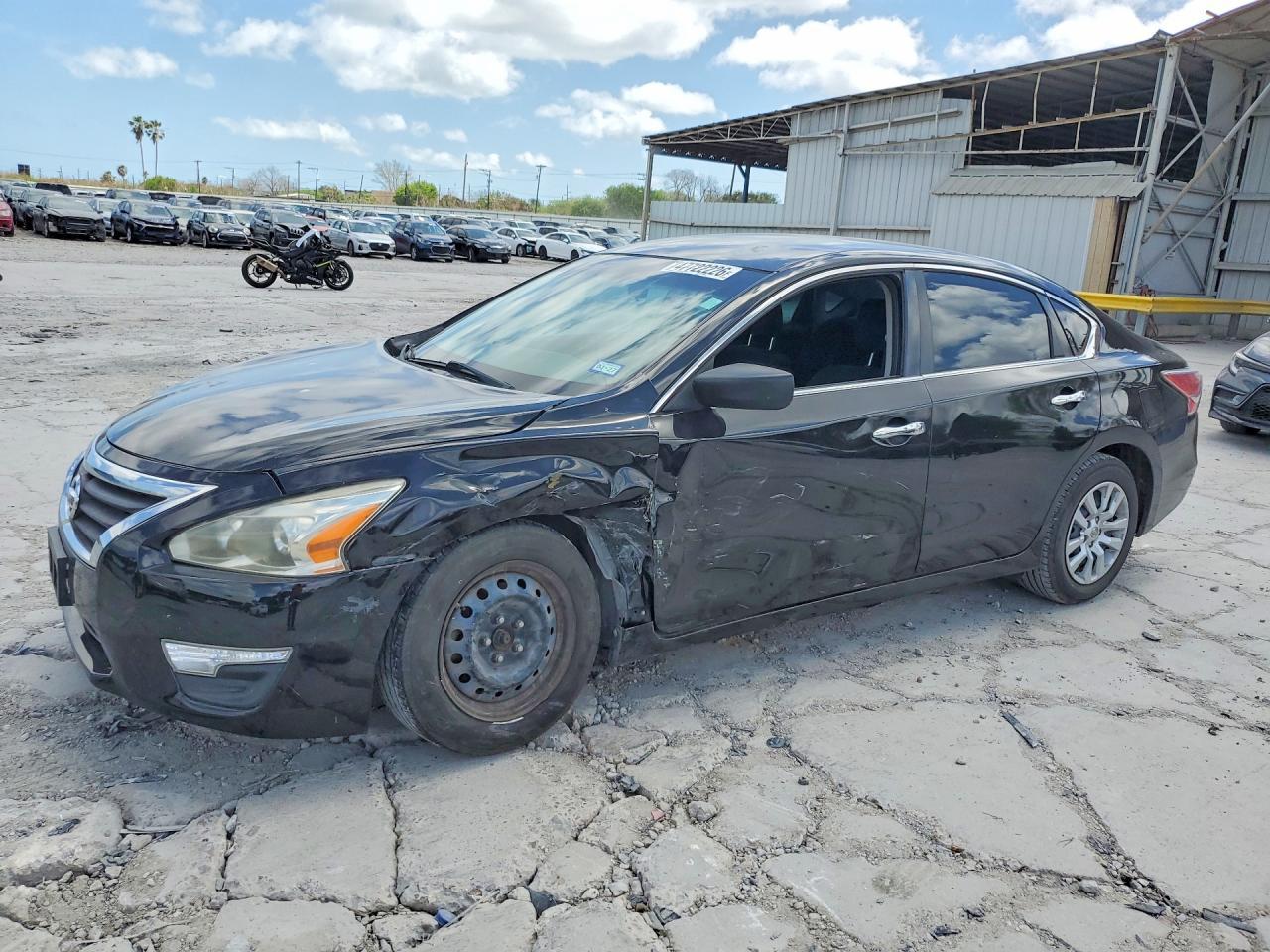 2015 Nissan Altima 2.5 S - zdjęcie główne