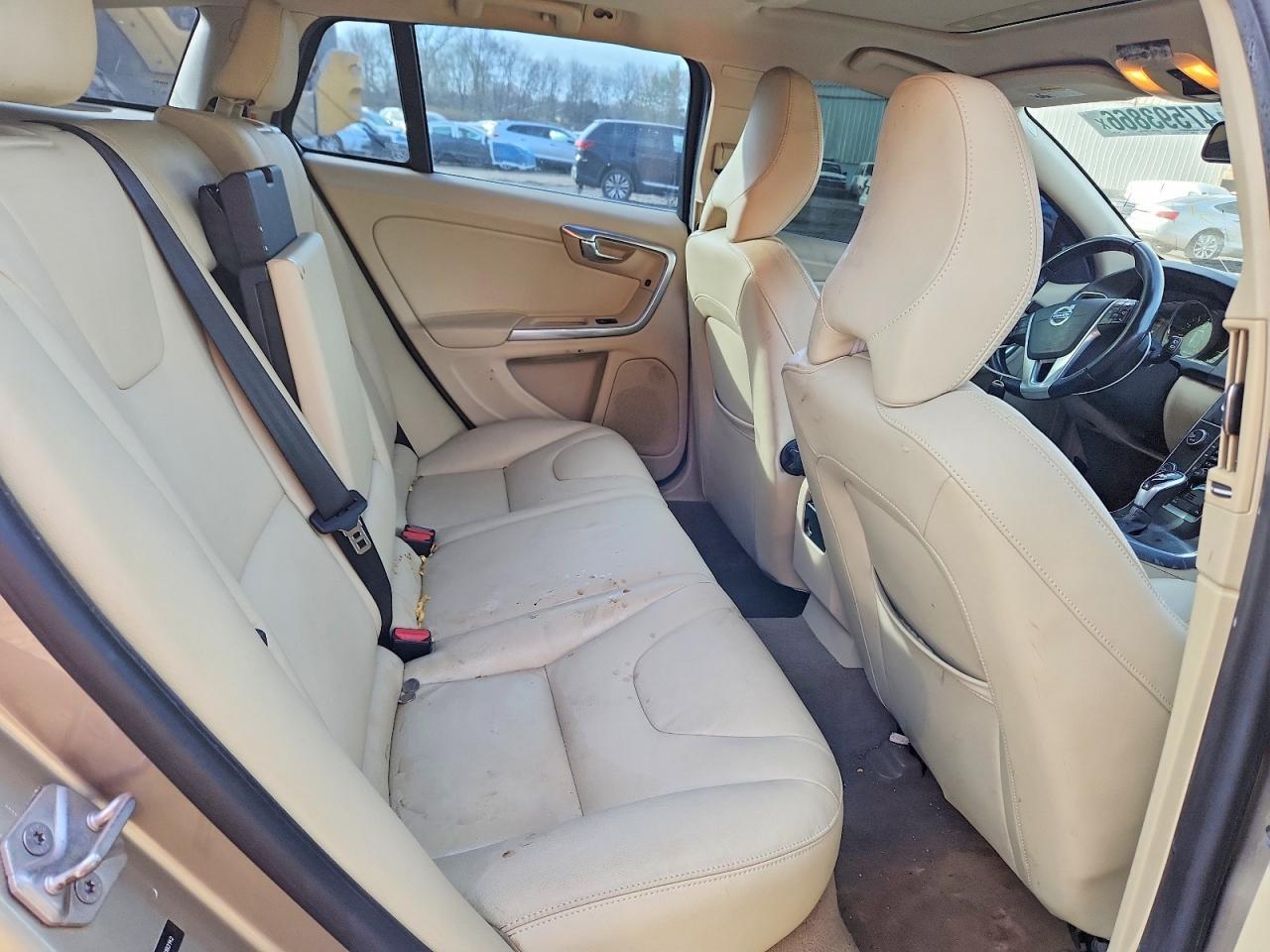 2015 Volvo V60 Premier - zdjęcie 10