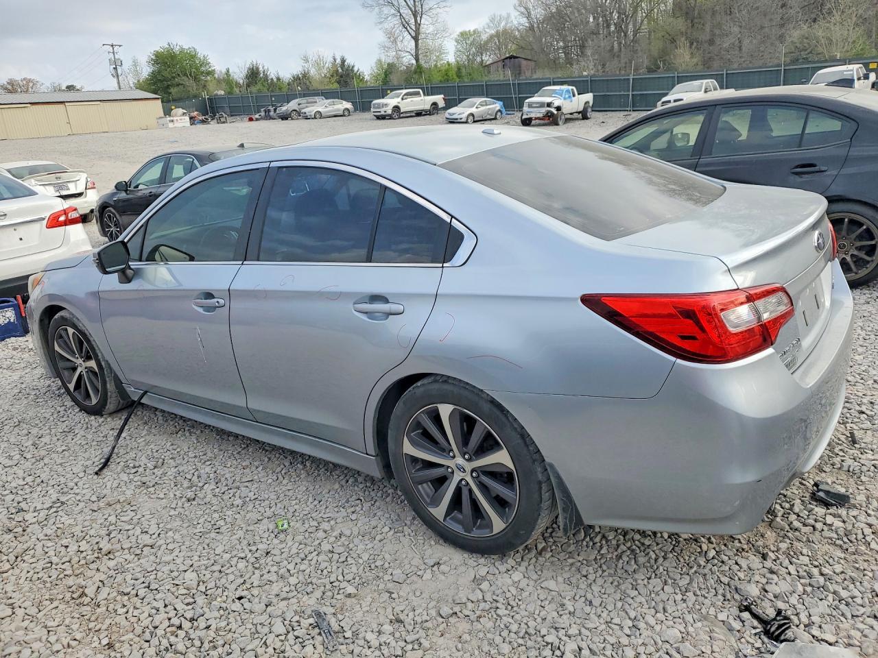 2015 Subaru Legacy 2.5I Limited - zdjęcie 2