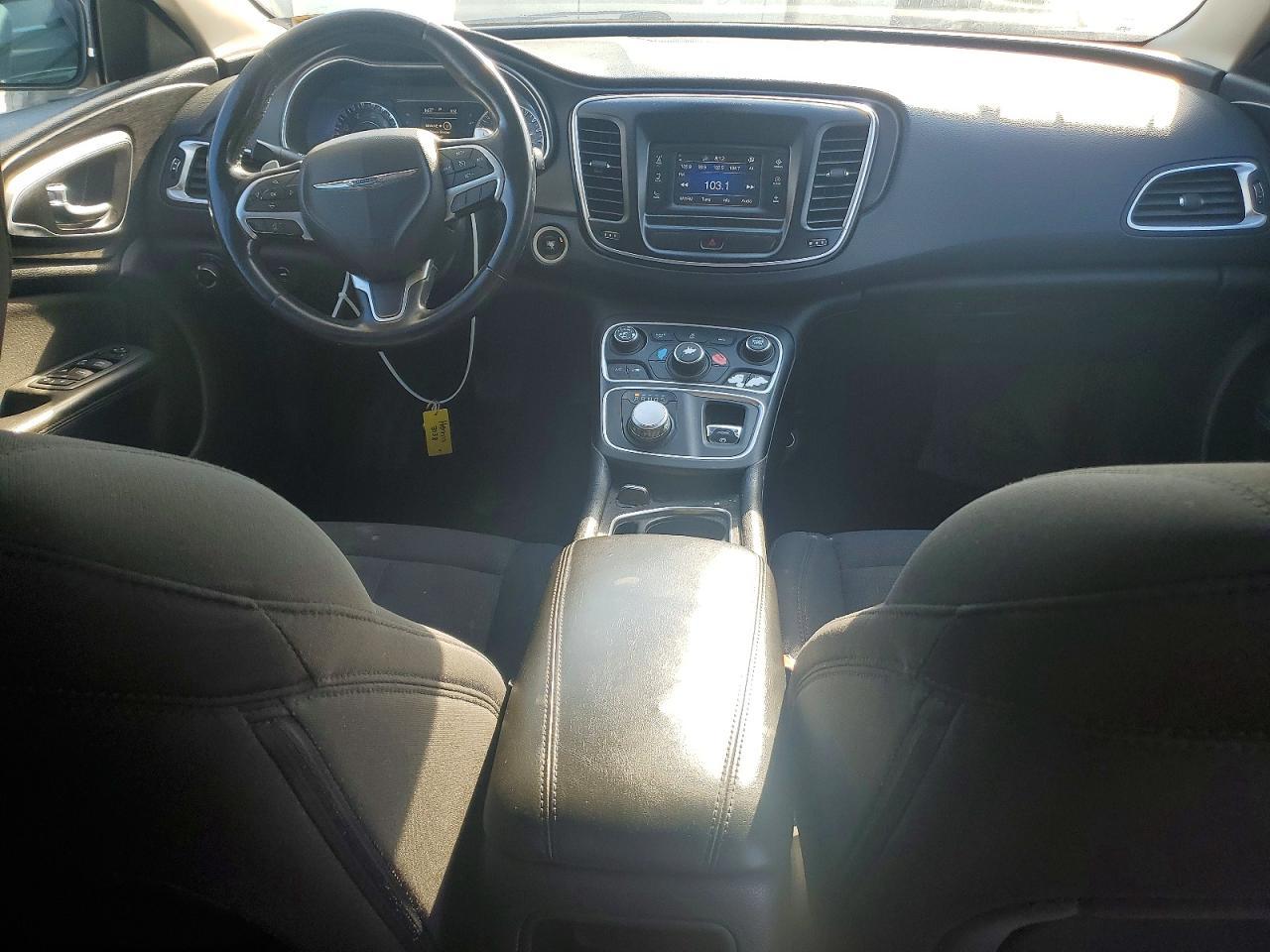 2016 Chrysler 200 Limited - zdjęcie 9