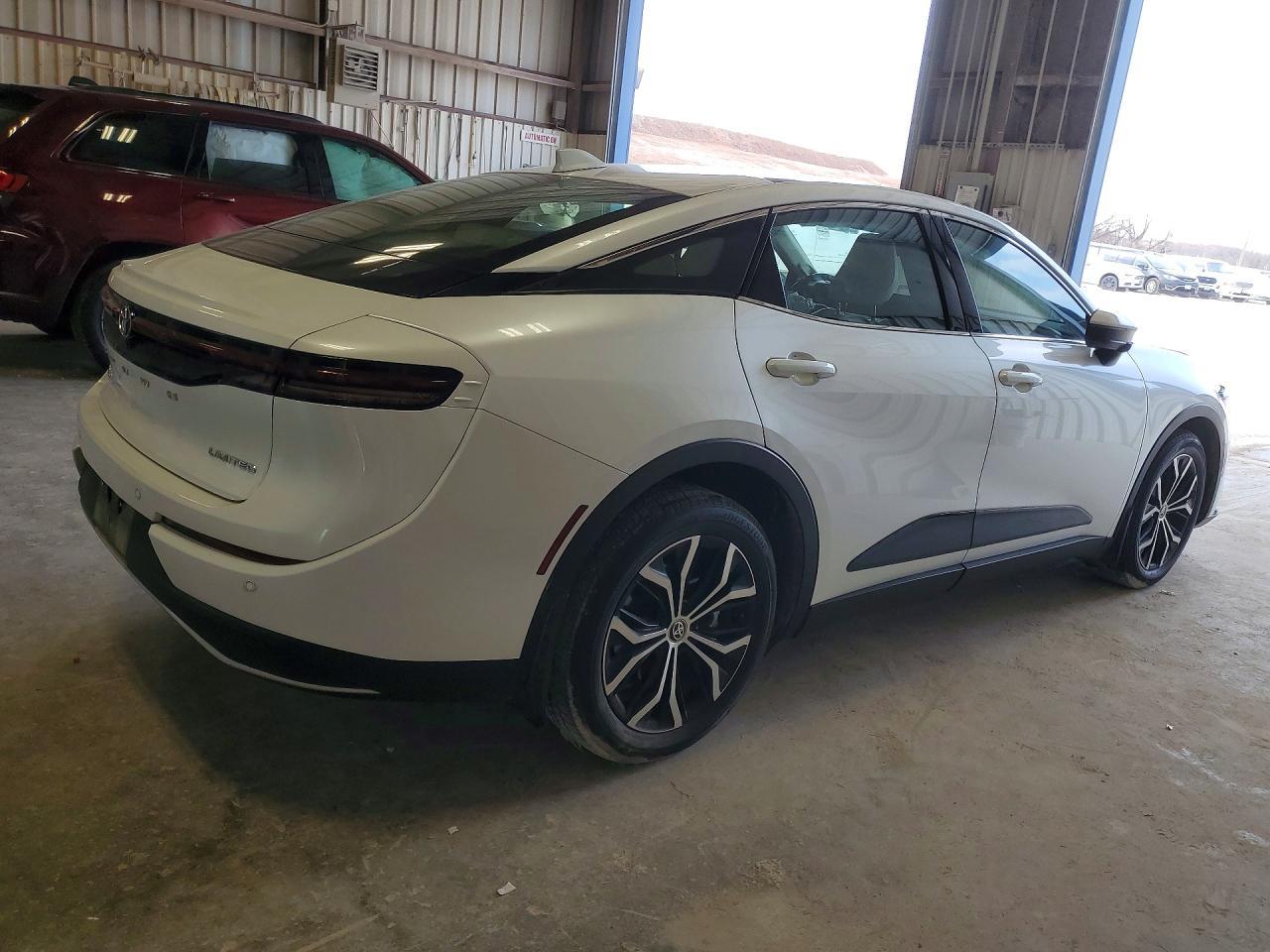 2024 Toyota Crown Limited - zdjęcie 3