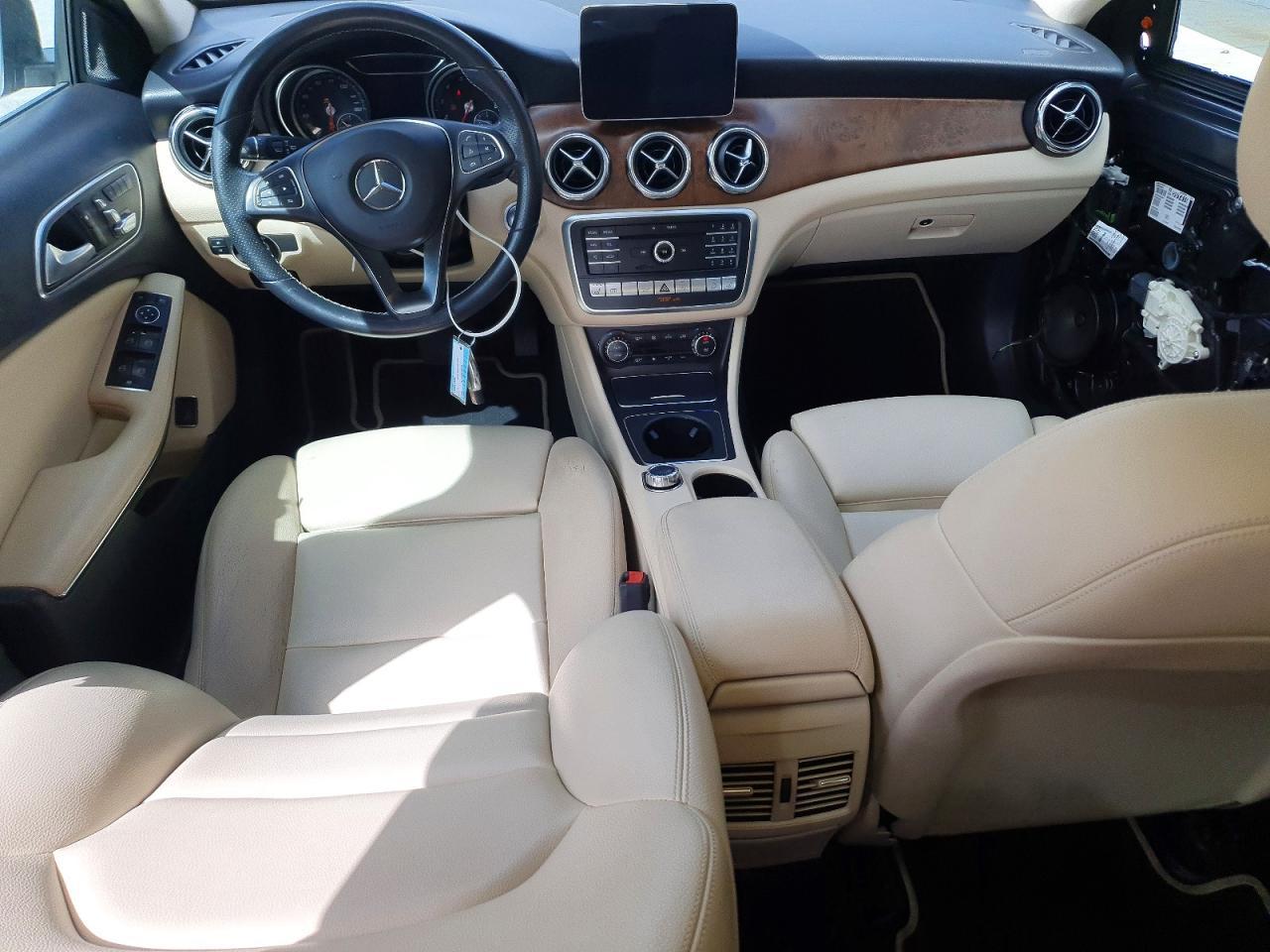 2019 Mercedes-Benz Gla 250 4Matic - zdjęcie 8