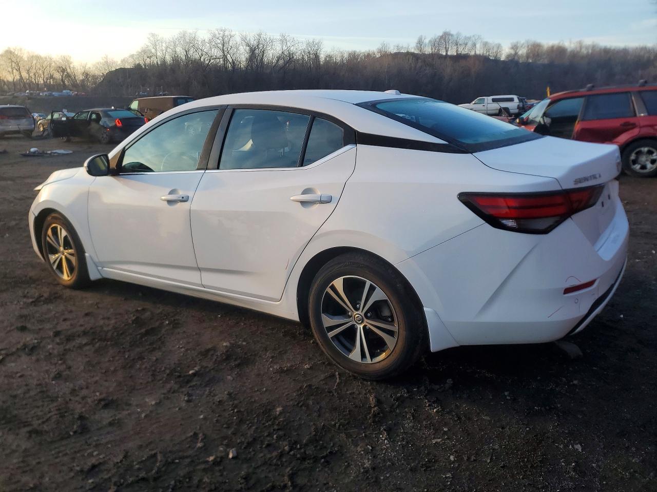 2021 Nissan Sentra Sv - zdjęcie 2
