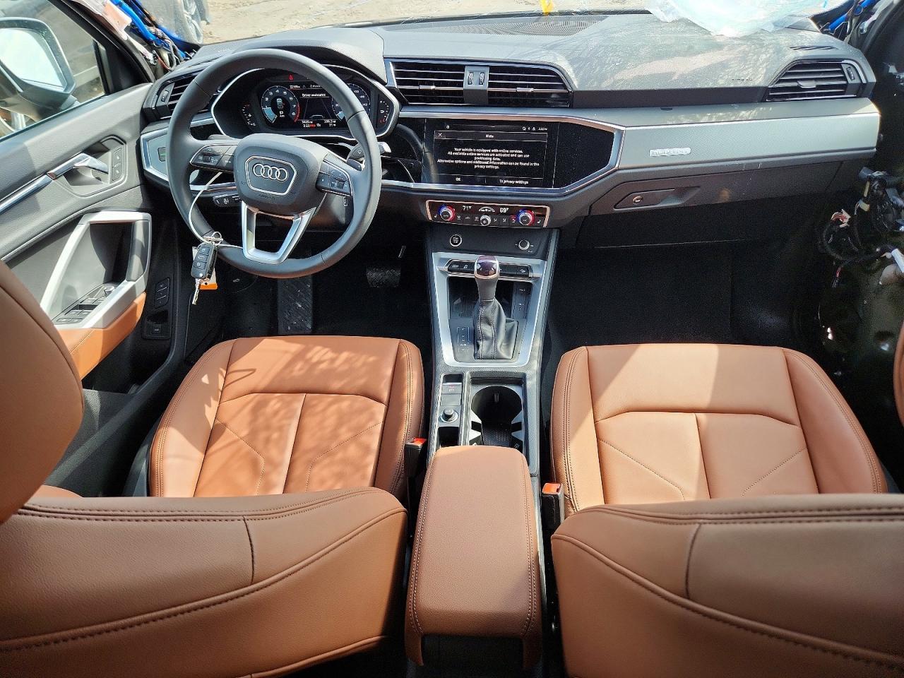 2025 Audi Q3 Premium Plus S Line 45 - zdjęcie 8