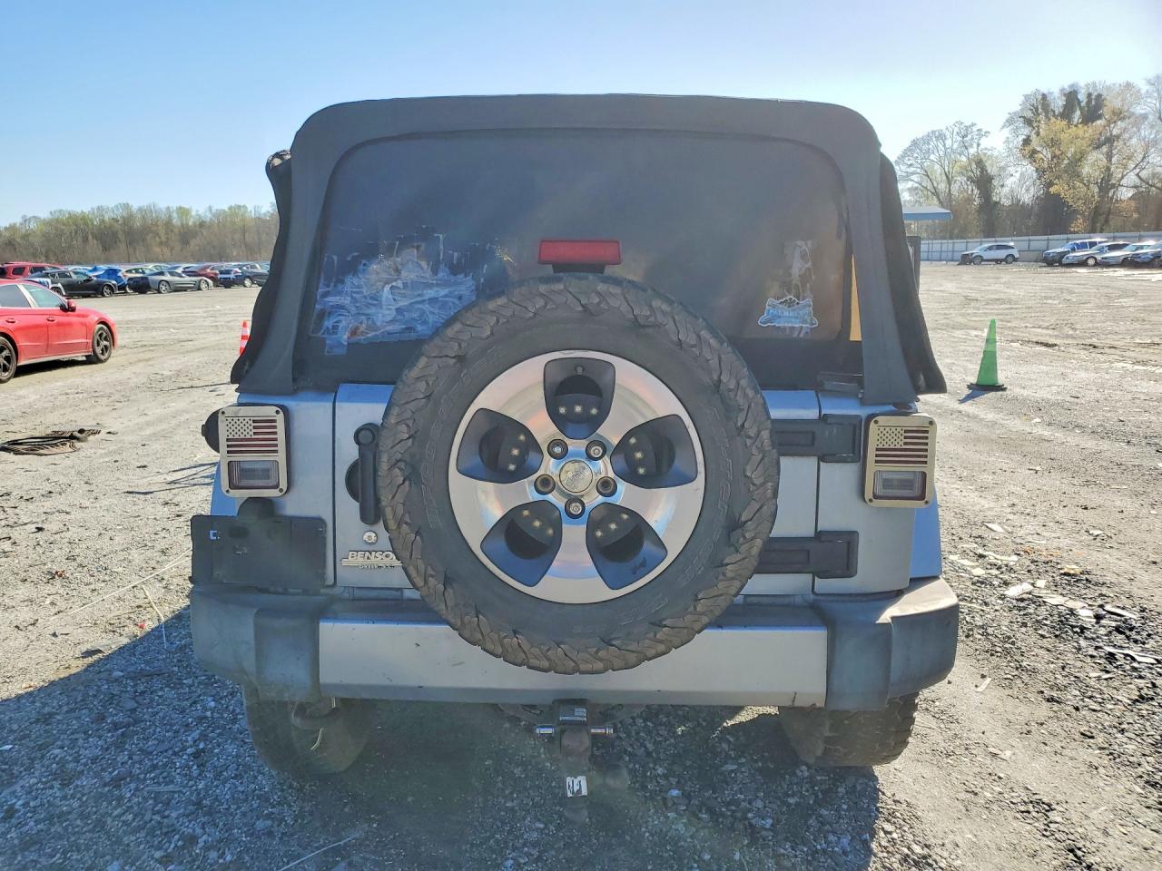2016 Jeep Wrangler Unlimited Sahara - zdjęcie 6