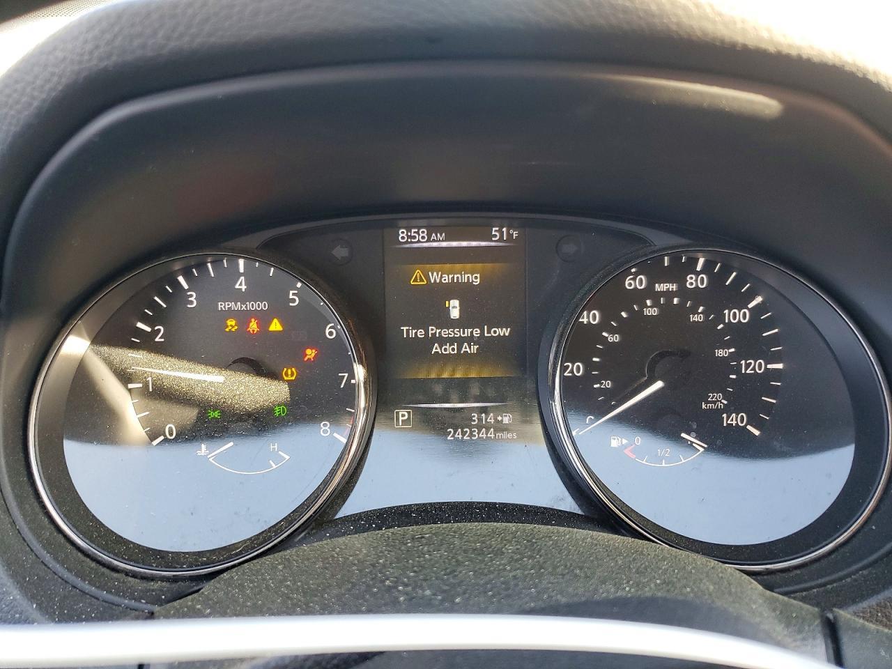 2017 Nissan Rogue Sport S - zdjęcie 9