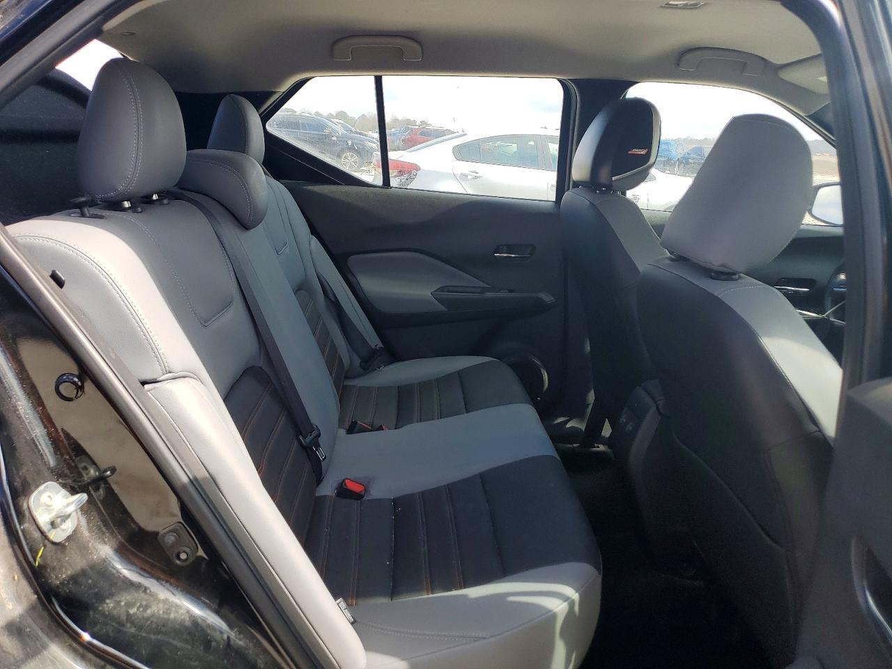 2021 Nissan Kicks Sr - zdjęcie 11