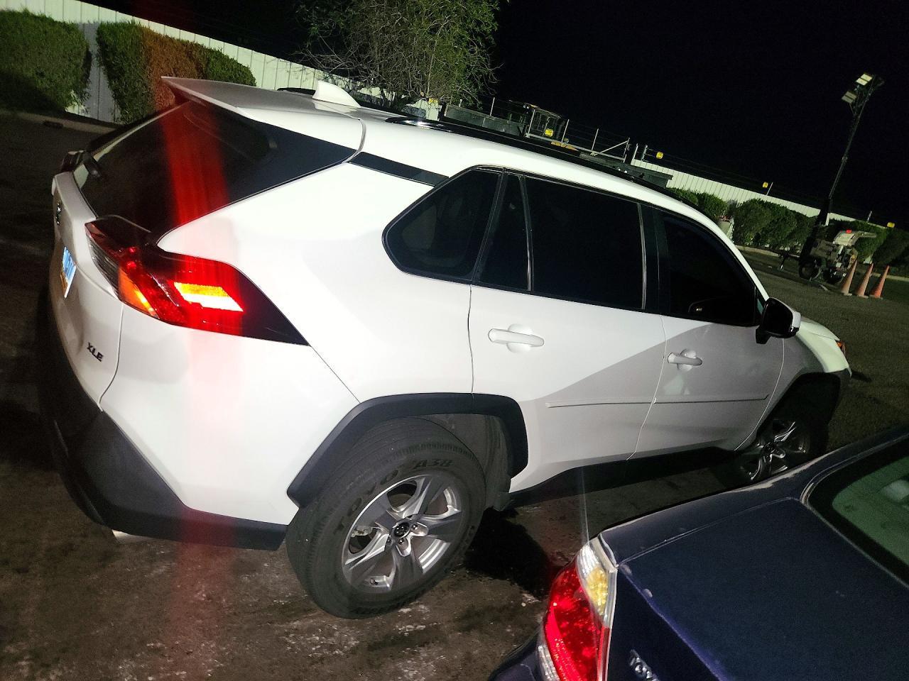 2019 Toyota Rav4 Xle - zdjęcie 3