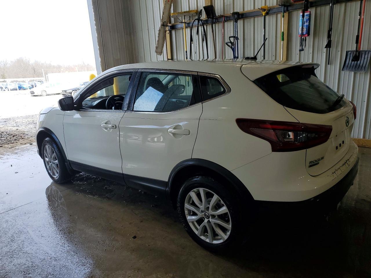 2022 Nissan Rogue Sport S - zdjęcie 2