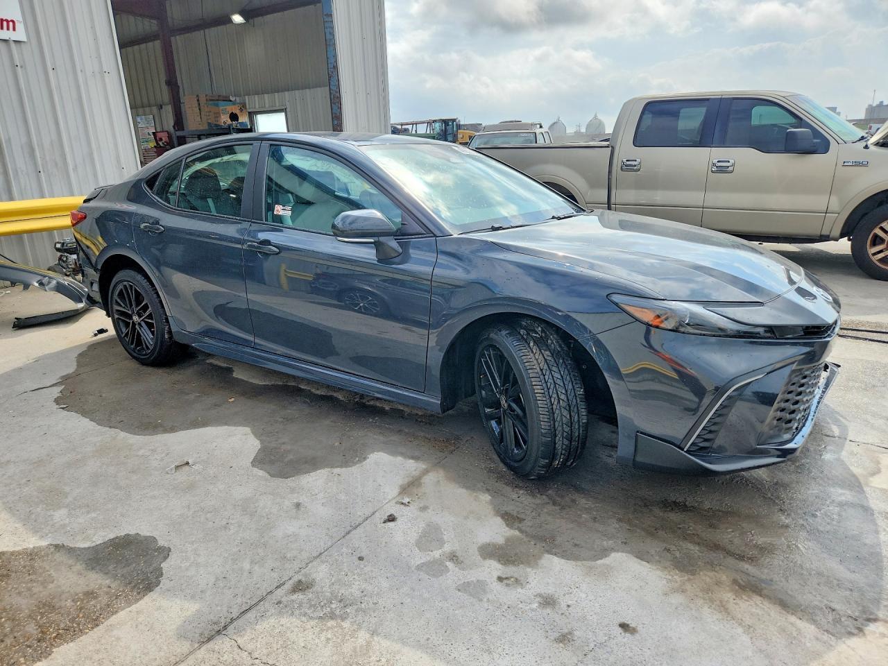 2025 Toyota Camry Se - zdjęcie 4