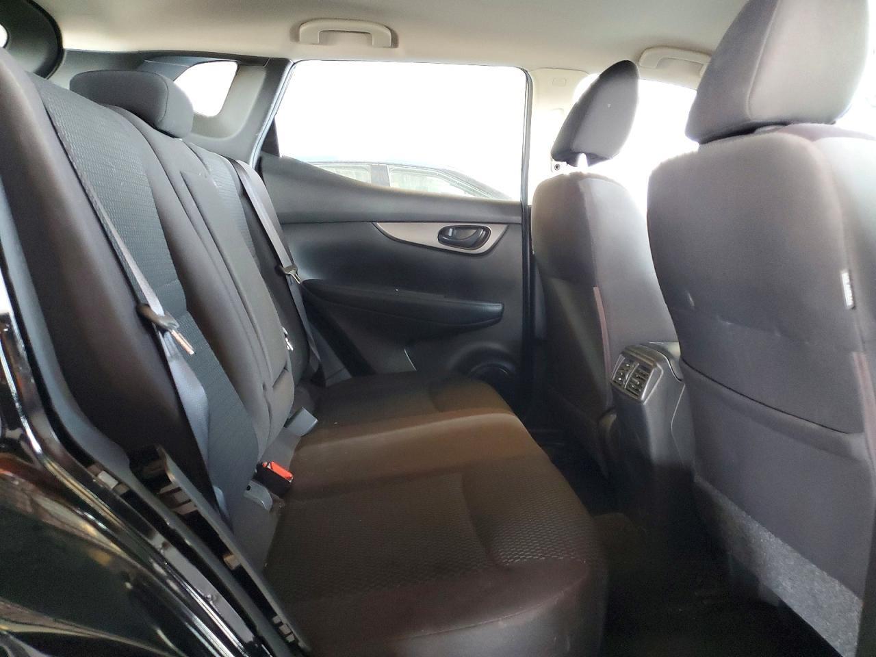 2017 Nissan Rogue Sport S - zdjęcie 11