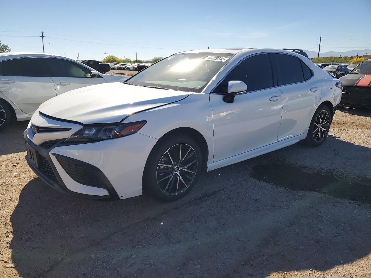 2024 Toyota Camry Hybrid Se - zdjęcie główne