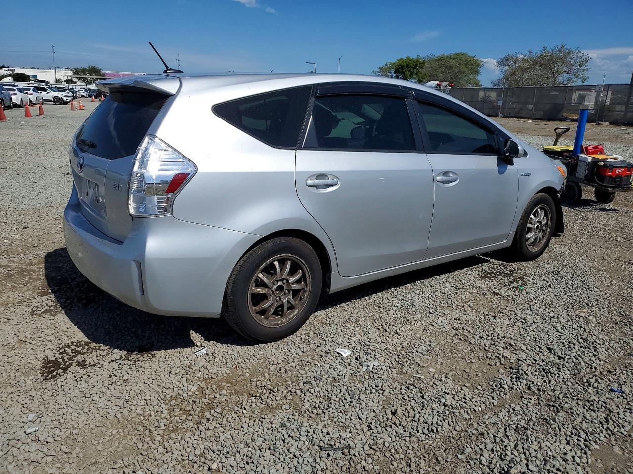 2013 Toyota Prius V Three - zdjęcie 3