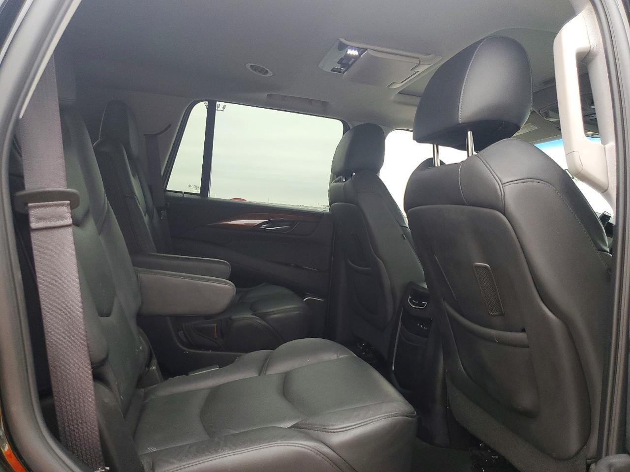 2017 Cadillac Escalade Premium Luxury - zdjęcie 11