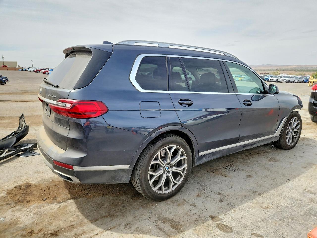 2022 BMW X7 xDrive40I - zdjęcie 3