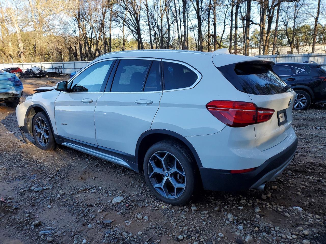 2017 BMW X1 xDrive28I - zdjęcie 2