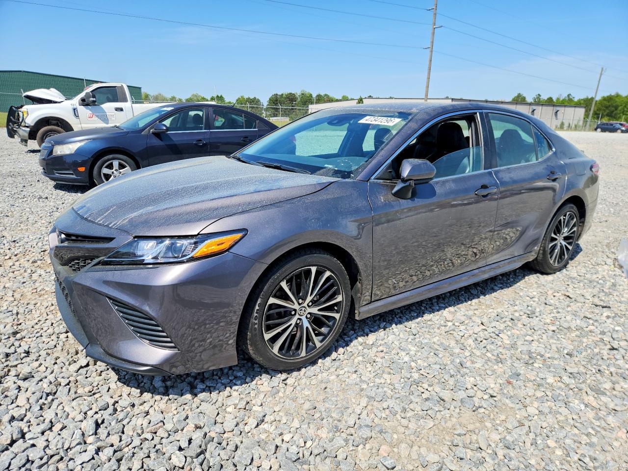 2020 Toyota Camry Se - zdjęcie główne