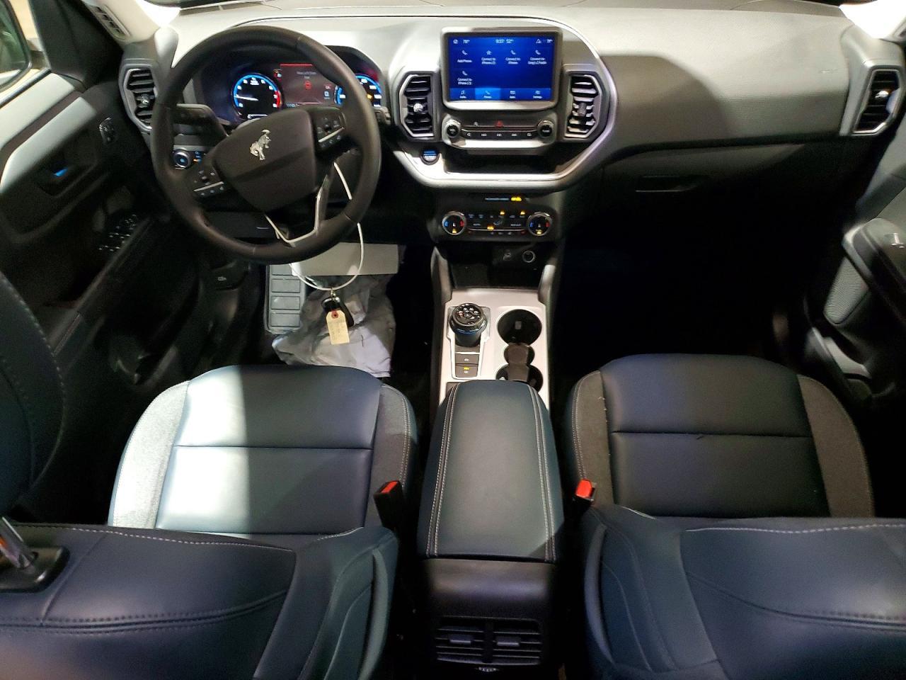 2024 Ford Bronco Sport Outer Banks - zdjęcie 8