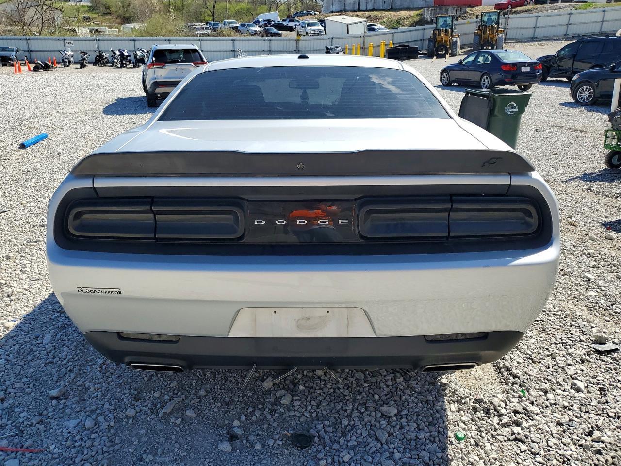 2020 Dodge Challenger Sxt - zdjęcie 6