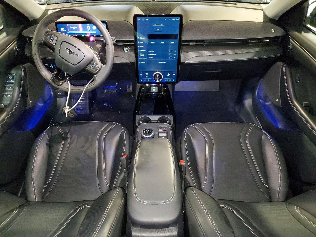 2023 Ford Mustang Mach-E Premium - zdjęcie 8