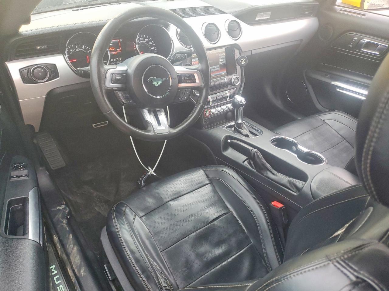 2015 Ford Mustang - zdjęcie 8