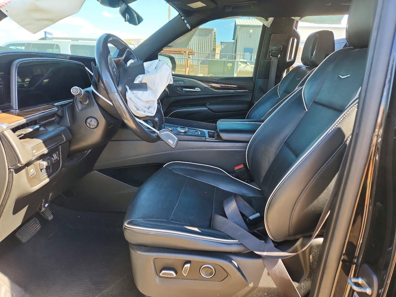 2021 Cadillac Escalade Premium Luxury - zdjęcie 7