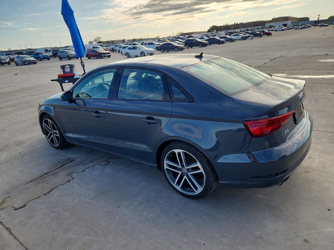 2019 Audi A3 Fwd 4D Sedan Titanium Premium - zdjęcie 2