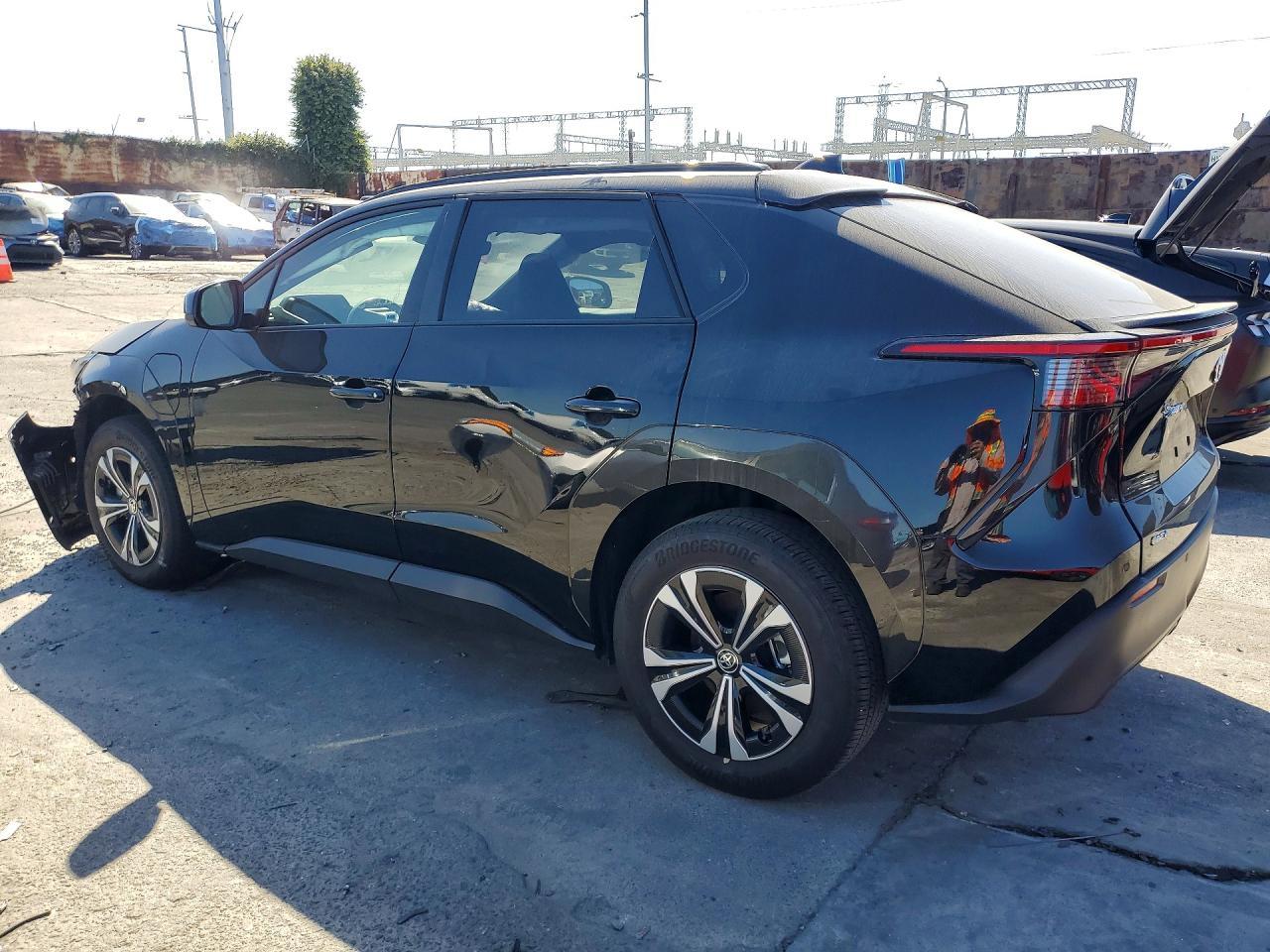 2025 Toyota Bz4X Xle - zdjęcie 2