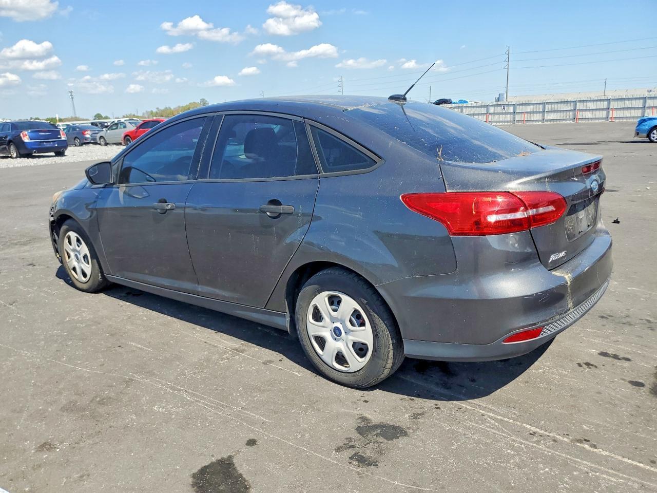 2017 Ford Focus S - zdjęcie 2