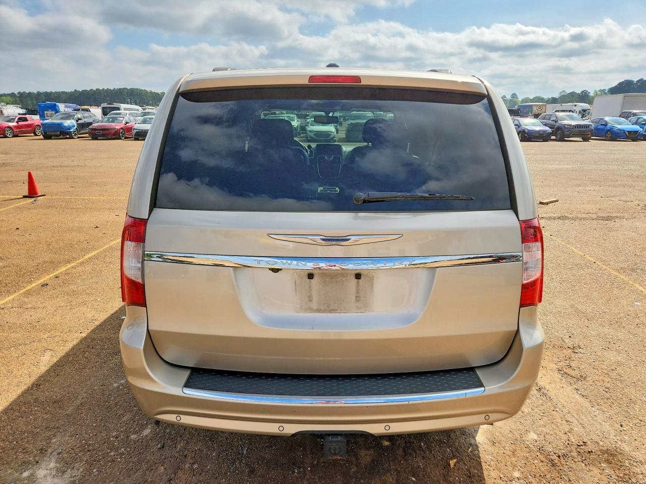 2013 Chrysler Town & Country Touring L - zdjęcie 6