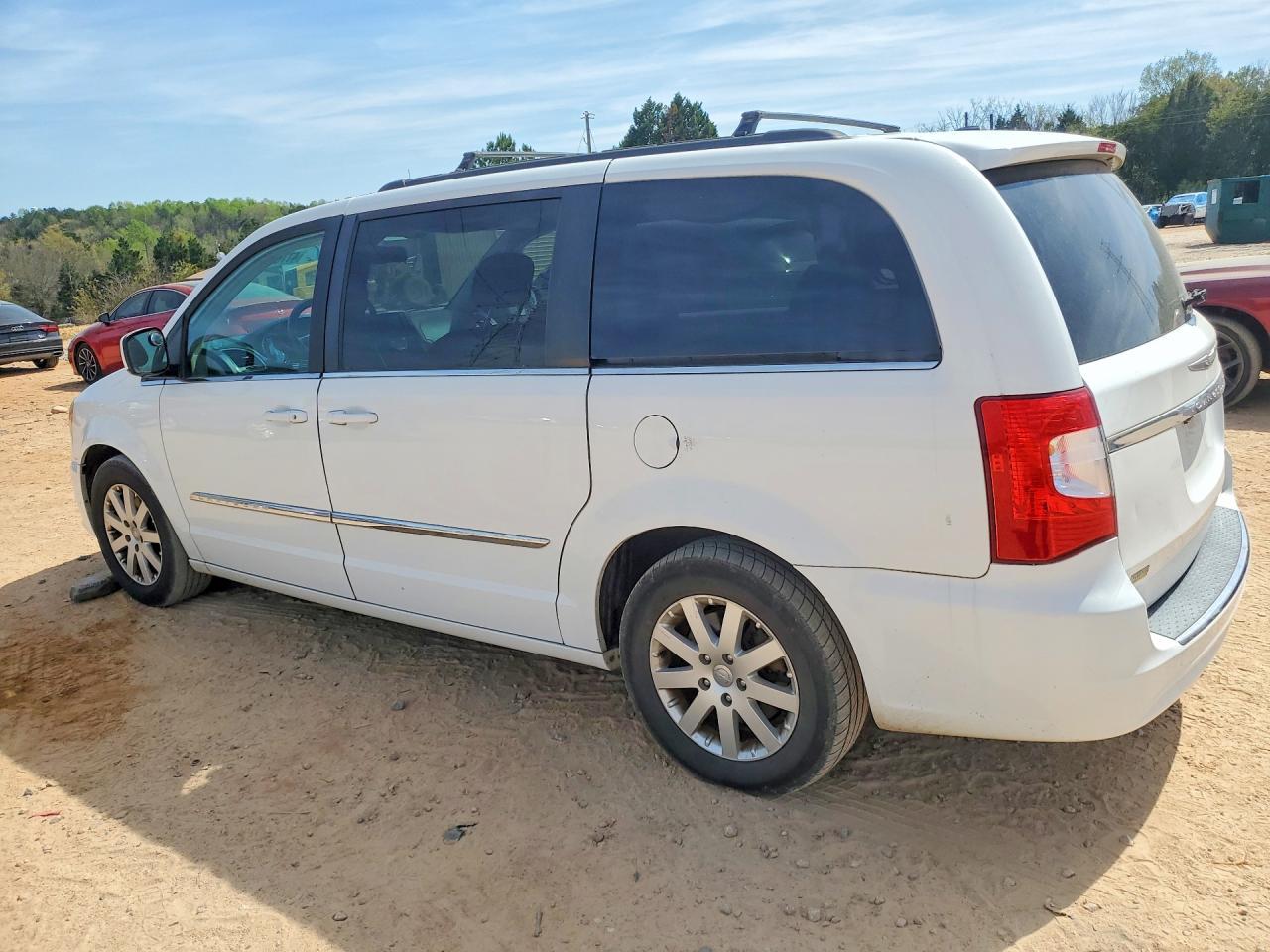 2014 Chrysler Town & Country Touring - zdjęcie 2