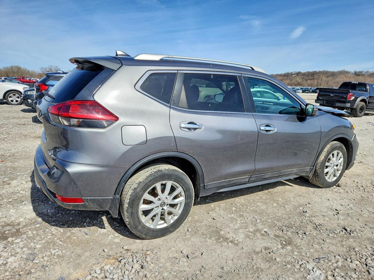 2018 Nissan Rogue S - zdjęcie 3