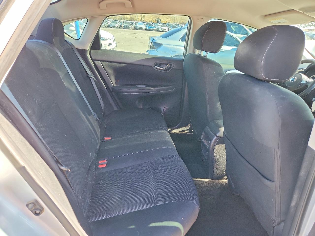 2019 Nissan Sentra S - zdjęcie 10