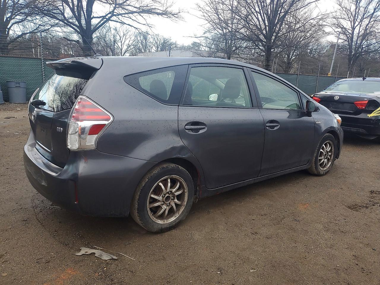 2015 Toyota Prius V Two - zdjęcie 3