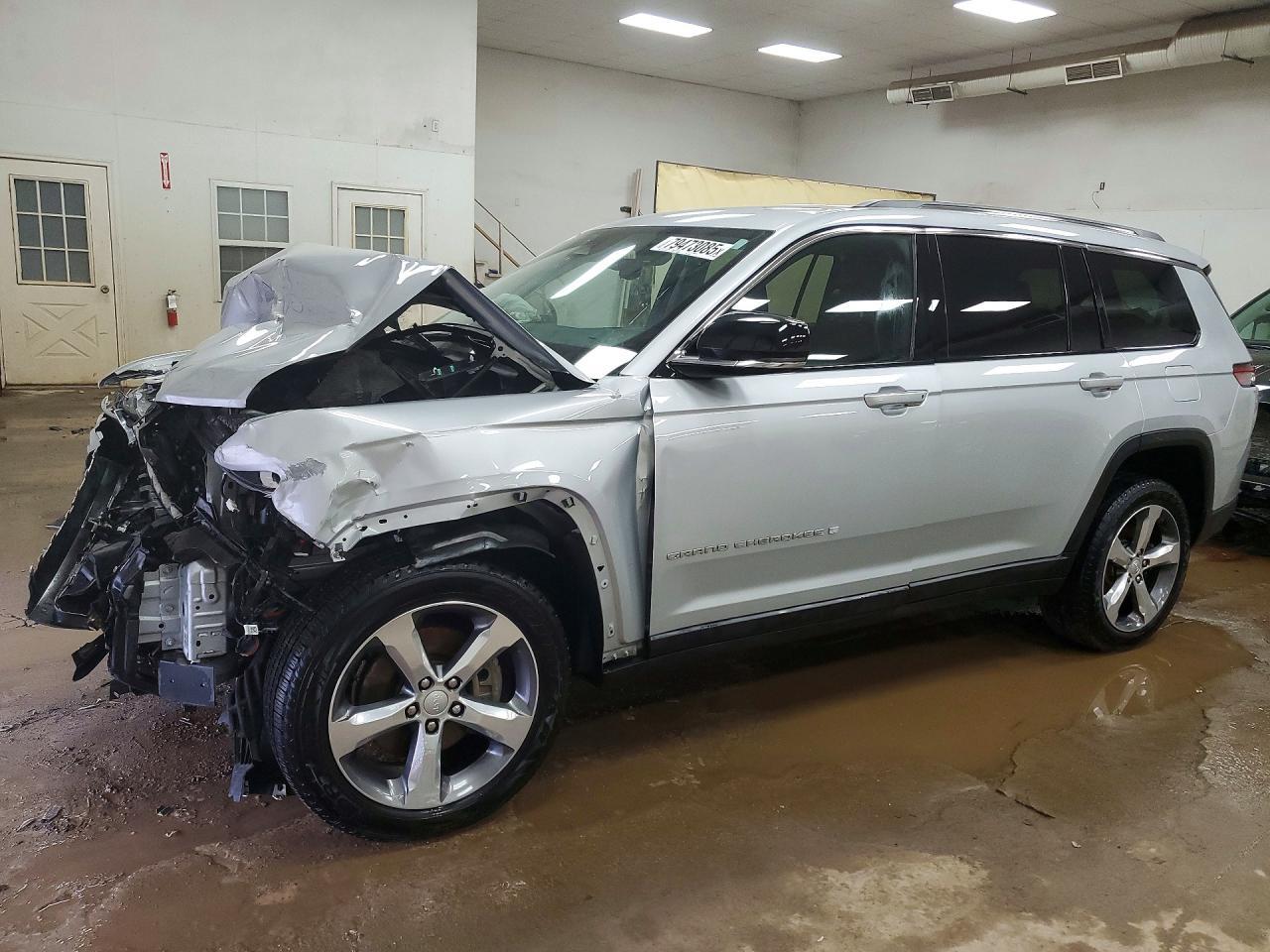 2021 Jeep Grand Cherokee L Limited - zdjęcie główne