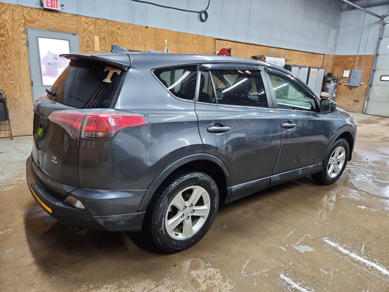 2017 Toyota Rav4 Le - zdjęcie 3