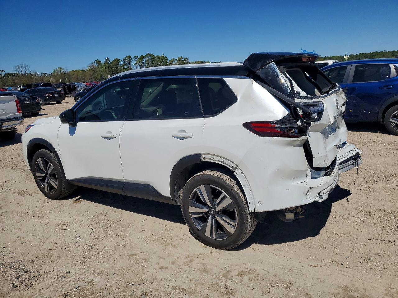 2024 Nissan Rogue Sl - zdjęcie 2