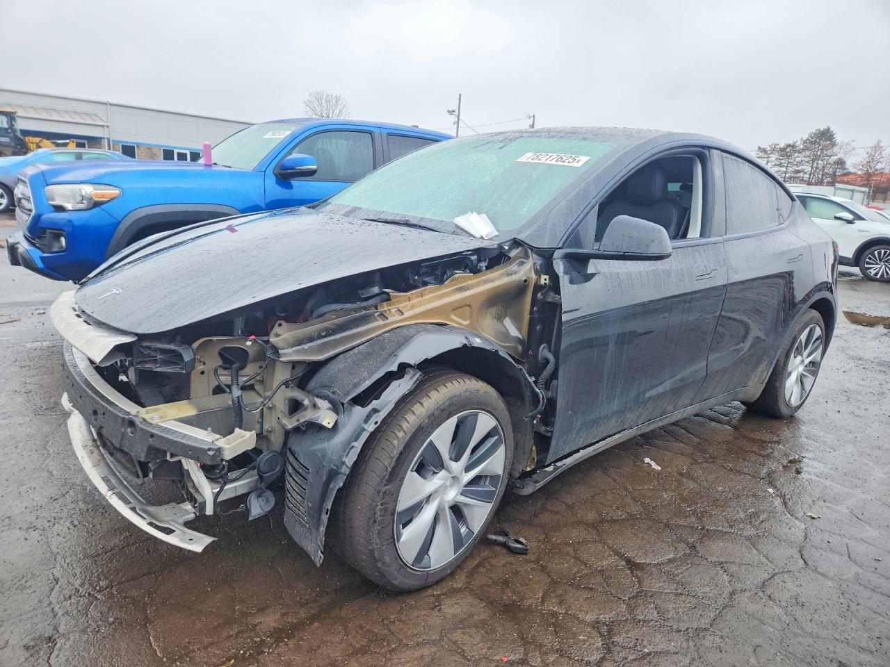 2023 Tesla Model Y - zdjęcie główne