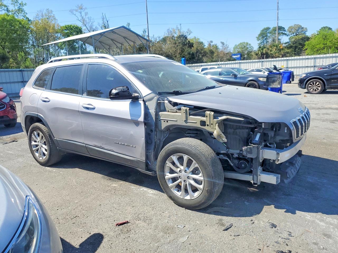 2019 Jeep Cherokee Latitude - zdjęcie 4